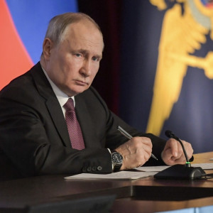 Путин отменил назначенную на 15 апреля поездку в Доброград