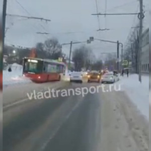 Во Владимире автобус сбил девушку