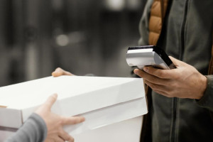 В Меленках сотрудников на ПВЗ устраивали без трудовых договоров