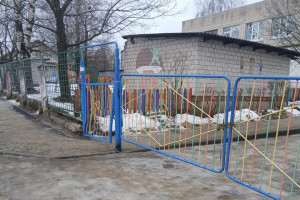 В Вязниках обледенели тротуары у детсадов и школ