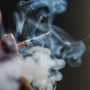 Соседи вытащили из горящей квартиры 60-летнего мужчину в Коврове