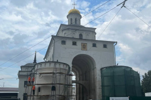 Реставраторов Золотых Ворот во Владимире ищут с помощью «Авито»
