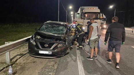 Во Владимирской области кроссовер влетел под грузовик