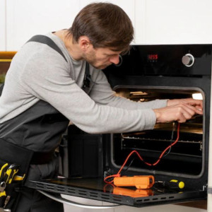 Во Владимирской области после обрезки деревьев у сельчан сгорела бытовая техника