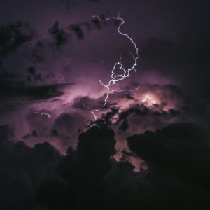 Жителей Владимирской области предупредили о ночной грозе