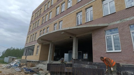 Подрядчика по недостроенной школе в Покрове отказались признавать недобросовестным