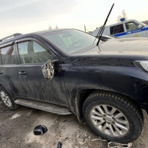 В Коврове 47-летний мужчина повредил дорогостоящую иномарку на парковке