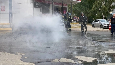 В Коврове сгорела машина: есть пострадавший