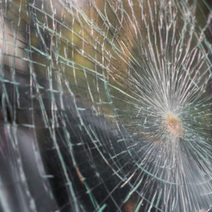 Во Владимирской области 83-летний водитель слетел с дороги и врезался в дерево