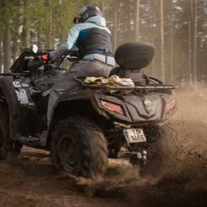 Пьяный житель Владимирской области на квадроцикле сбил с ног сотрудника ДПС