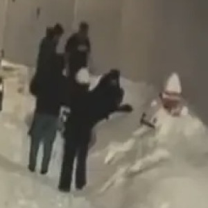 Во Владимире подростки напали на охранника жилого дома и двух прохожих