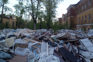 Жители Владимира пожаловались на свалку в военном городке