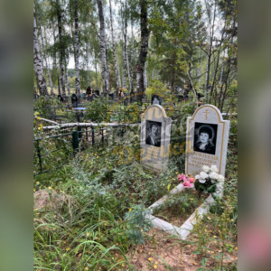 Ураган повалил деревья на кладбище в Коврове