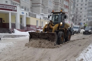 Владимирских автомобилистов попросили убрать машины с 6 улиц на ночь