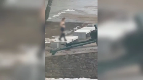 Жительница Мурома попала под следствие за обнаженные танцы у мемориала на площади Победы