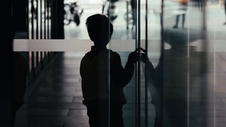 Во Владимире ночью нашли одиноко гуляющего 8-летнего мальчика