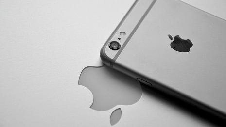 «Лучшие друзья – iPhone и бриллианты». Известные владимирцы высказались о легендарном гаджете