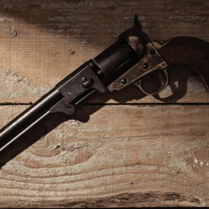 Рецидивистку из Владимира осудили за продажу ружья