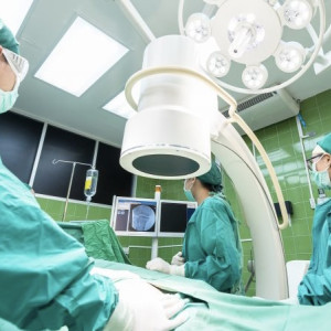 Во Владимирской области сотрудницу завода госпитализировали с кровоизлиянием мозга