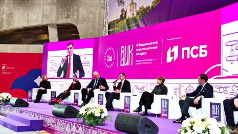 В Суздаль приехали Николай Валуев и Артемий Лебедев