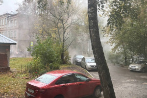 Во Владимире у школы №15 прорвало трубу