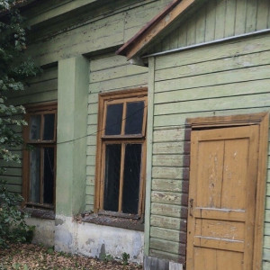 Во Владимире продадут бывшее военное общежитие и здание школы «Возрождение»