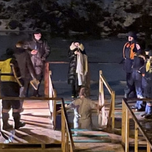 Во Владимире верующие купались на Крещение в озере Глубоком вопреки запрету