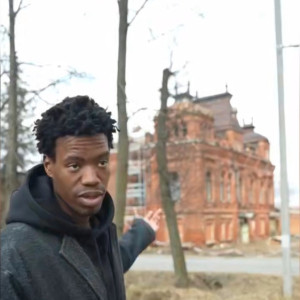 Жители Владимирской области захейтили популярного блогера из-за цвета кожи