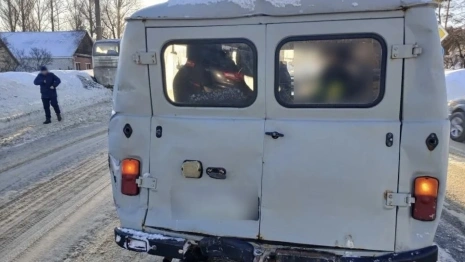 На М-7 во Владимирской области автобус с пассажирами в салоне влетел в УАЗ