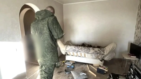 Жительница Гусь-Хрустального жестоко избила собутыльника металлической палкой