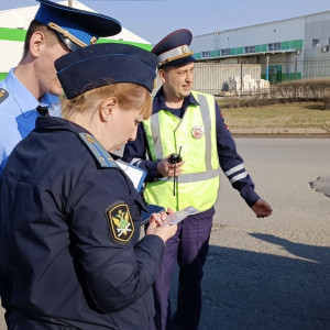 Во Владимире у 21-летнего гонщика на BMW арестовали авто за 59 долгов по штрафам