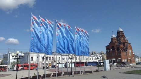 Владимир начали украшать к Дню Победы