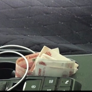 Двое задержанных дали взятку в 200 тысяч владимирскому оперу