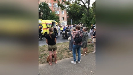 Жители Владимира рассорились из-за месива машин на Чайковского