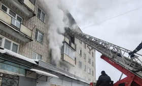 В Александрове маму с двумя дочерьми вытащили из горящей квартиры