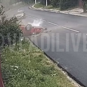 Во Владимирской области автомобилистка врезалась в забор