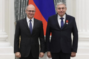 Путин наградил главу администрации и чиновницу из Ковровского района