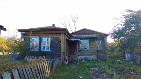 В Киржаче забыли снести расселеный аварийный дом
