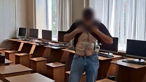 Владимирец пытался вернуть права с помощью сдачи экзамена в ГАИ через микронаушник