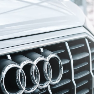 Во Владимире неизвестный сжег машину стоимостью почти 5 млн рублей