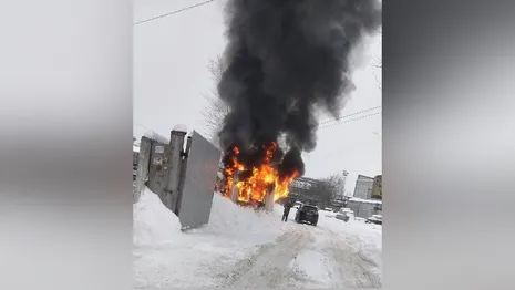Во Владимире рядом с торговым центром сгорела будка охранника