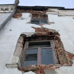 В центре Владимира разваливается дом-памятник архитектуры