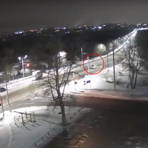 Момент аварии с вылетевшем с моста микроавтобусом во Владимире попал на видео