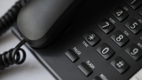 Жители Доброграда пожаловались на плохую сотовую связь и работу управляющей компании