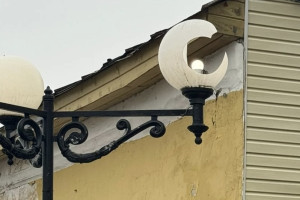 Во Владимире вандалы разгромили плафоны на пешеходной улице