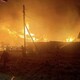 Мощный пожар охватил дом и сараи в деревне под Меленками