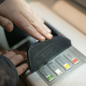 Во Владимире мошенники обманули жителей на 300 млн рублей