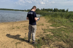 Следком начал проверку после гибели 14-летнего мальчика на карьере в Лакинске