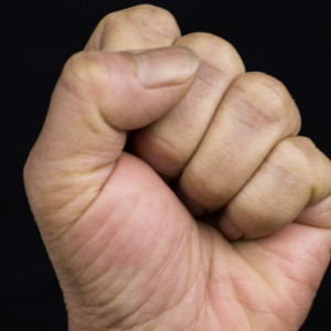 В Муроме двое мужчин ограбили местного жителя под видом силовиков