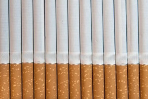 Во Владимире трем магазинам запретили торговать сигаретами у школы и детсадов